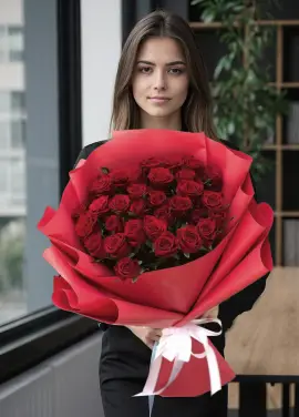 Cool bouquet of 25 red roses
