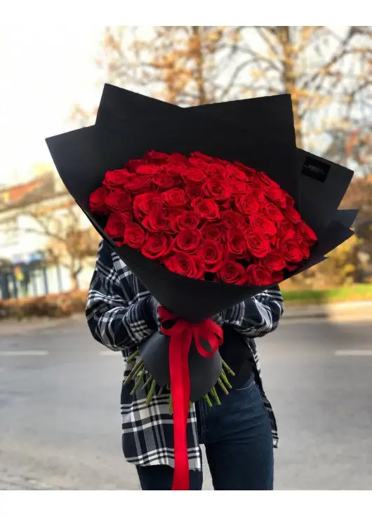 Bouquet of red roses
