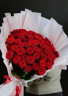Bouquet of red roses