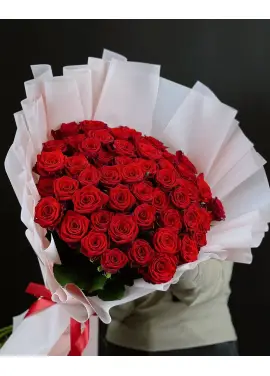 Bouquet of red roses