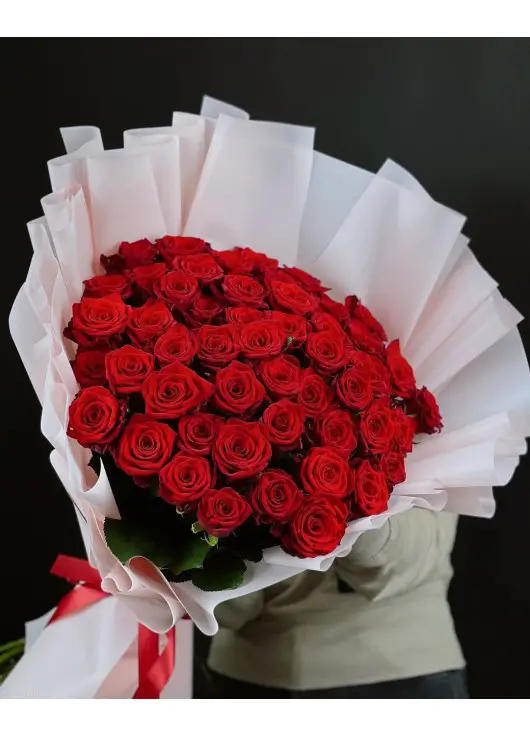 Bouquet of red roses