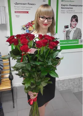 Red roses by pieces
