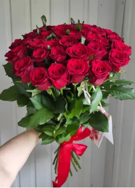 Bouquet of red roses