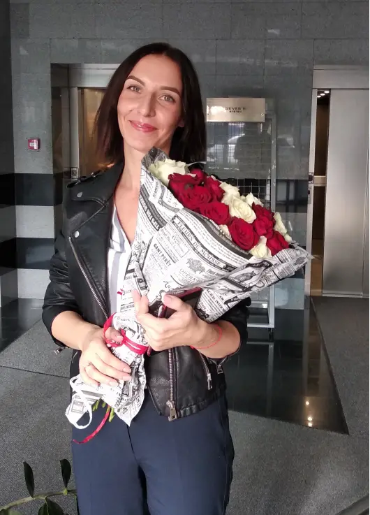 Red and white roses