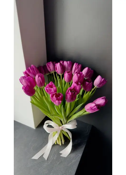 Bouquet of 21 raspberry tulips (imported, Netherlands)