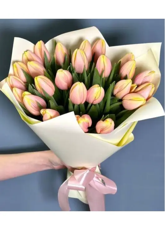 Bouquet of 25 pink tulips (imported, Netherlands)