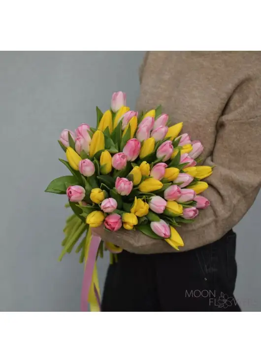 Bouquet of 45 mixed tulips (imported, Netherlands)