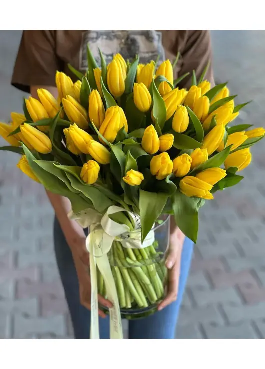 Bouquet of 75 yellow tulips (imported, Netherlands)