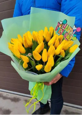 Bouquet of 75 yellow tulips (imported, Netherlands)
