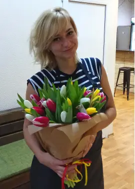 Bouquet of 21 mixed tulips (imported, Netherlands)