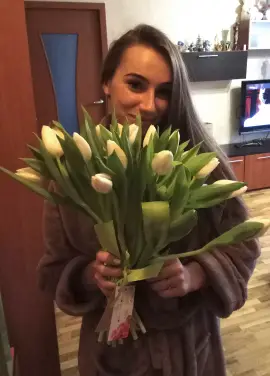 Bouquet white tulips