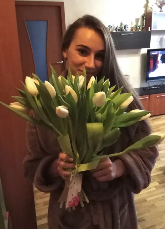 Bouquet white tulips