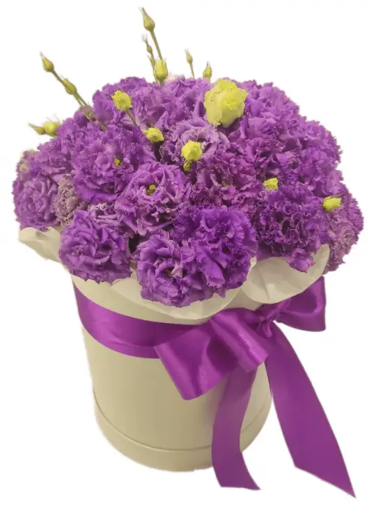 Flower mix in a hat box Flower mix in a hat box